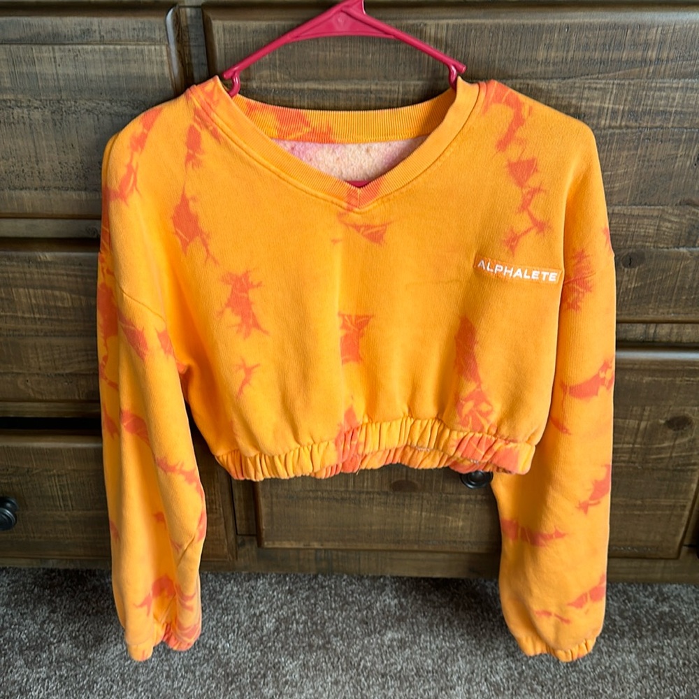Alphalete tie dye cropped sweatshirt